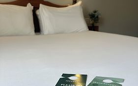 Go2 Glasgow Cumbernauld Hotel - Free Parking And Pet Friendly